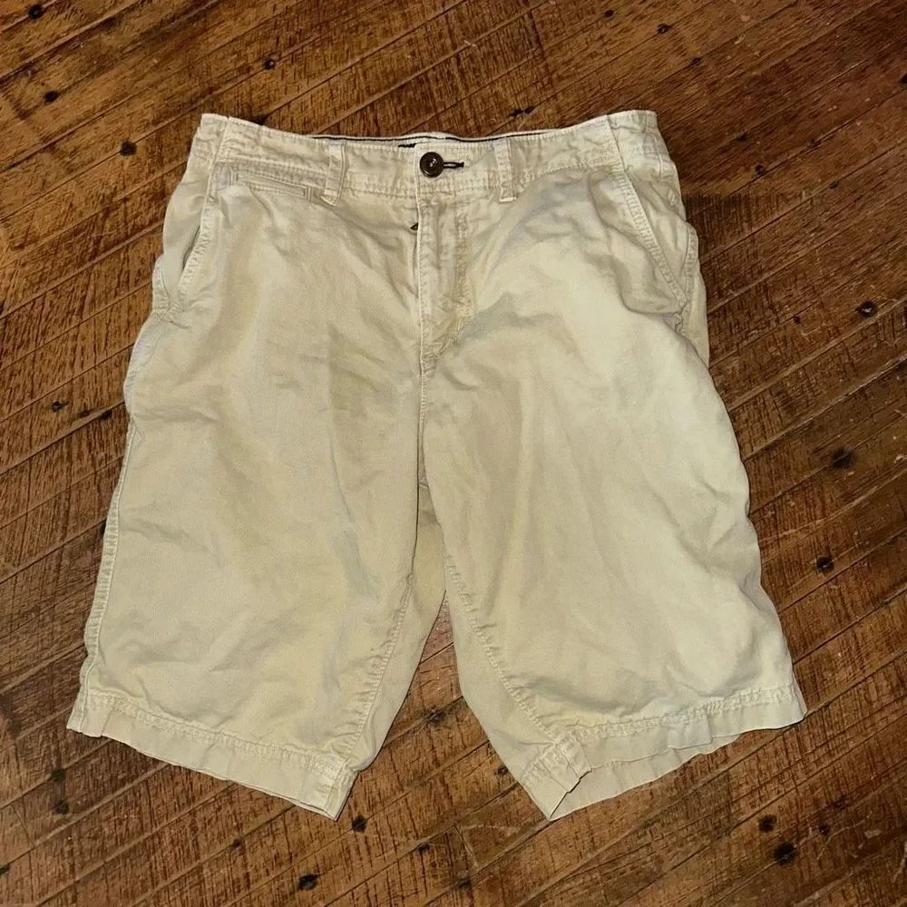 American Eagle tan longer length 30 tan Y2K cargo shorts